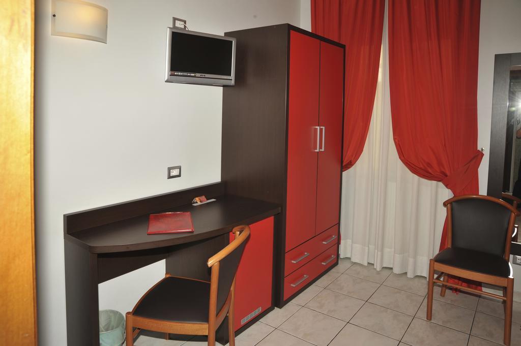 Hotel Al Corso Legnano Exterior foto